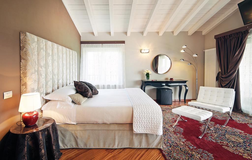 سان بيترو في كاريانو Villa Archi B&B الغرفة الصورة